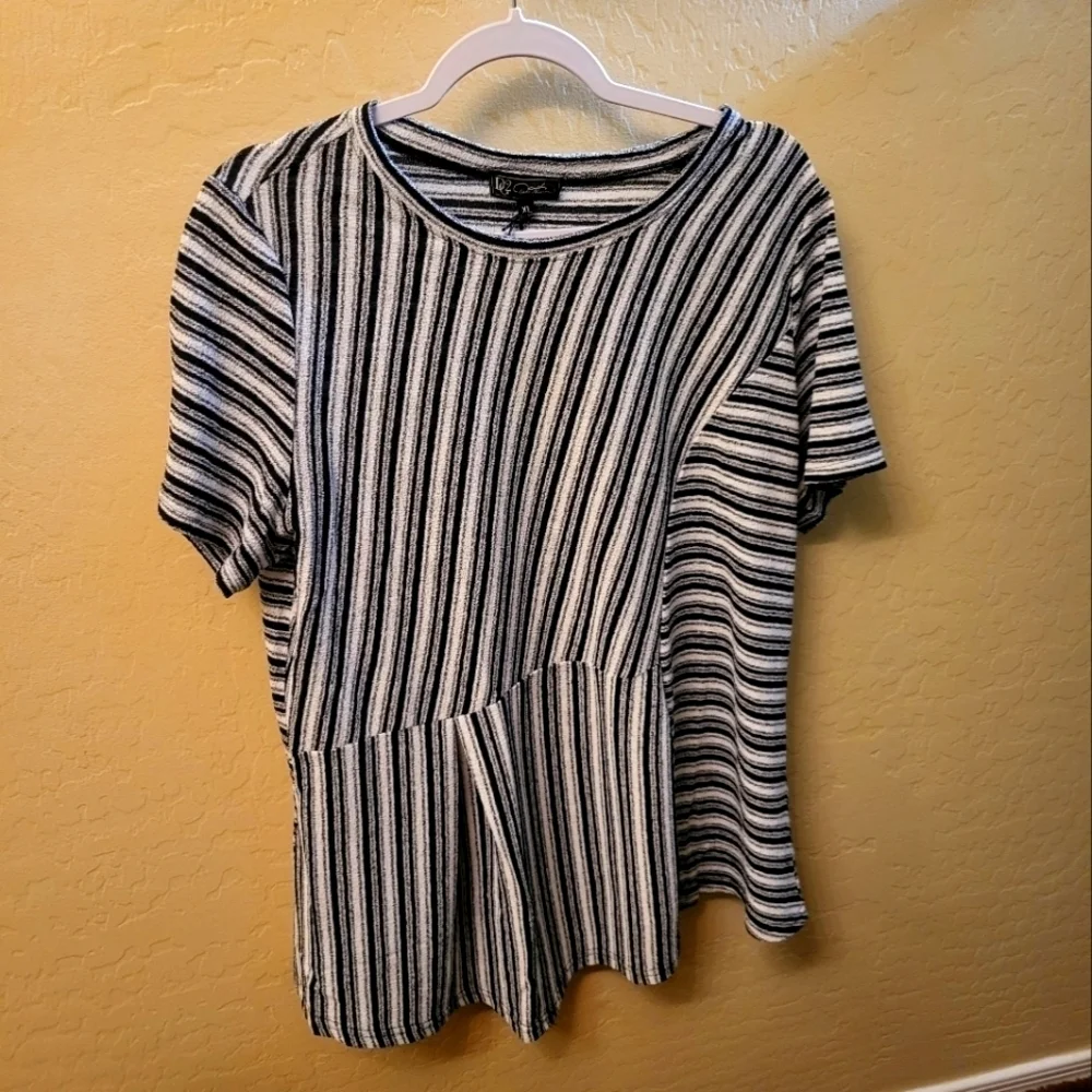 DG2 black and white asymmetrical stripped blouse XL NWT - Picture 1 of 10